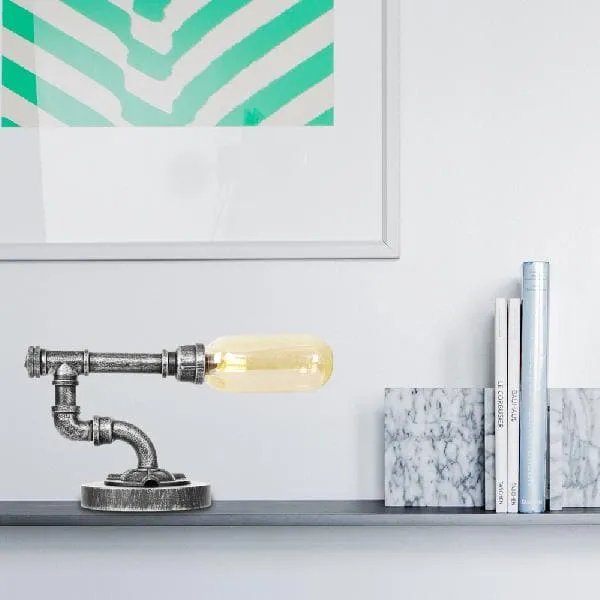 Stilfuld Bordlampe i Klart Glas med Rund Skærm
