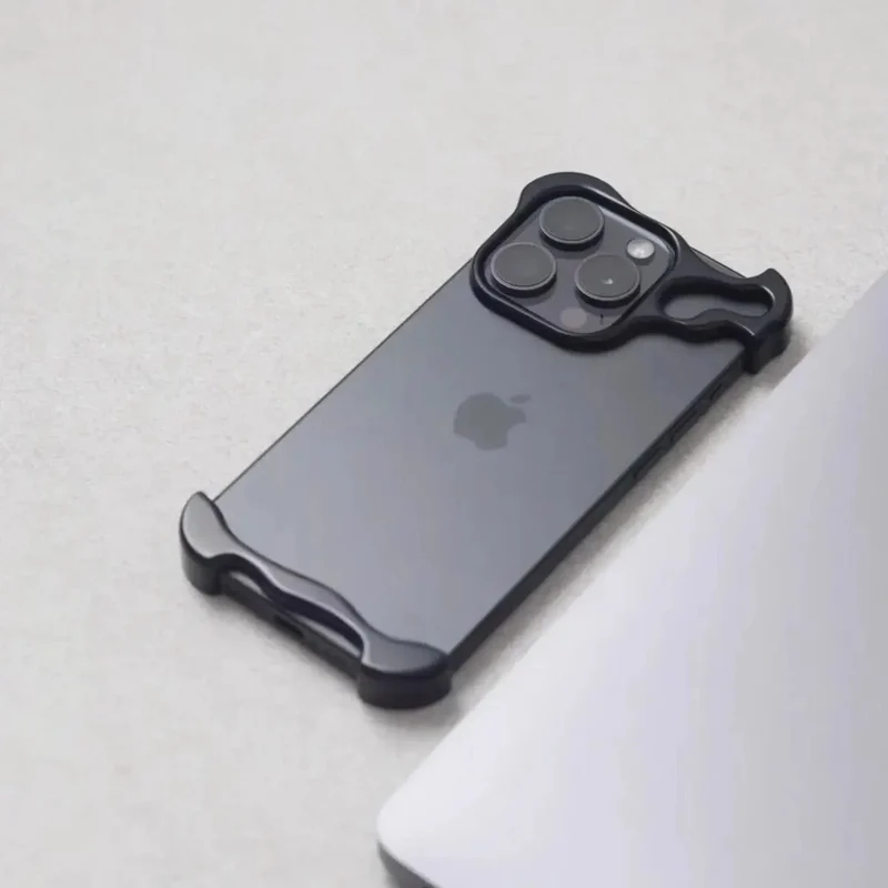 Let og Slidstærk Aluminium Cover til iPhone