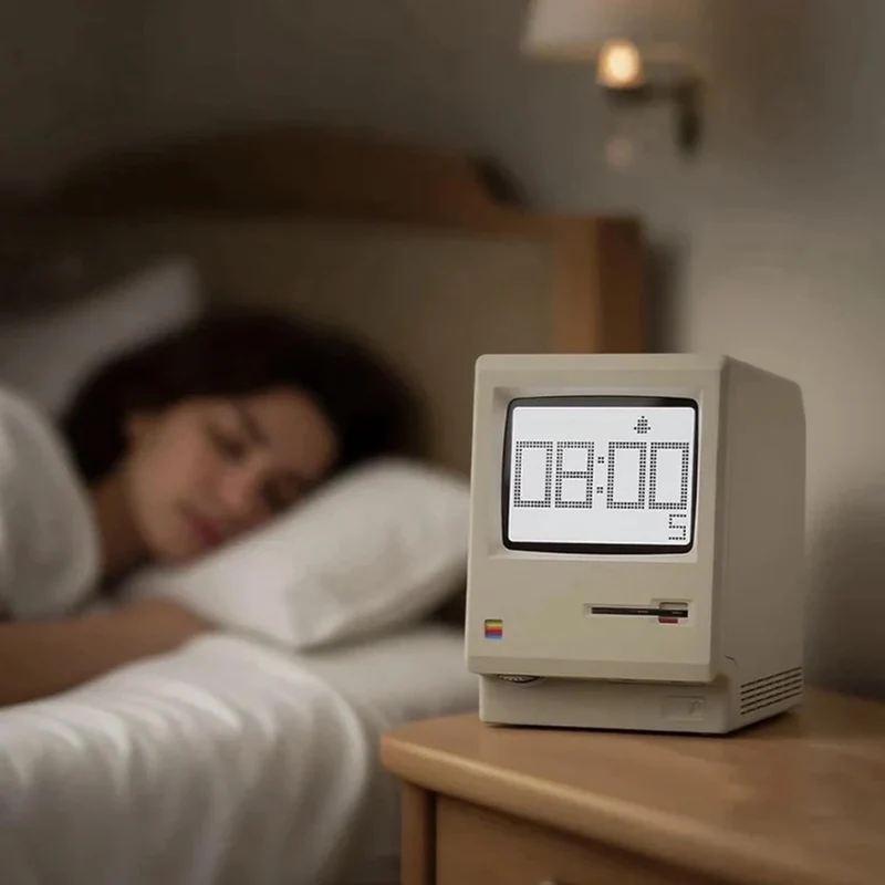 Retro Vækkeur med Pixel Display og Justerbar Baggrundsbelysning