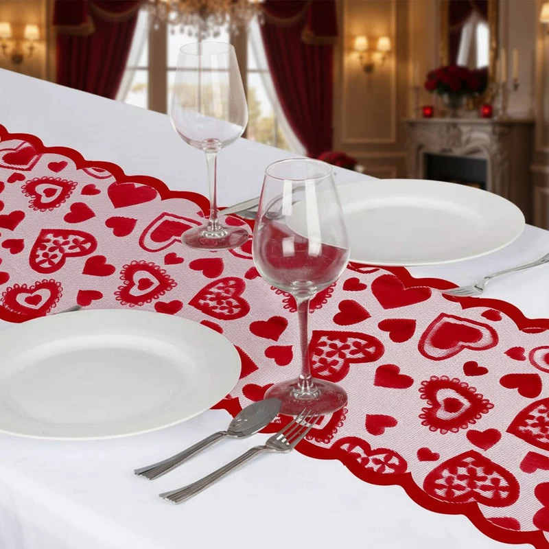 Romantisk Hjertebordløber til Valentinsdag Dekoration