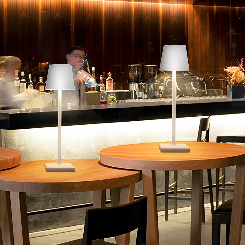 Bordlampe med Touch-Betjening – Elegant og Genopladelig LED