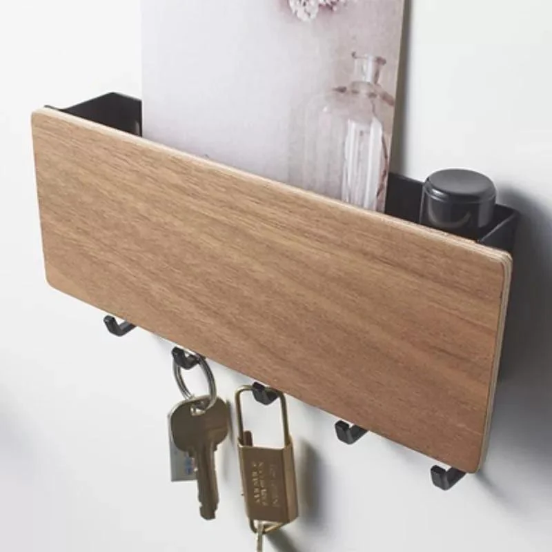 Elegant Nøgleholder i Træ med Farverige Krogene