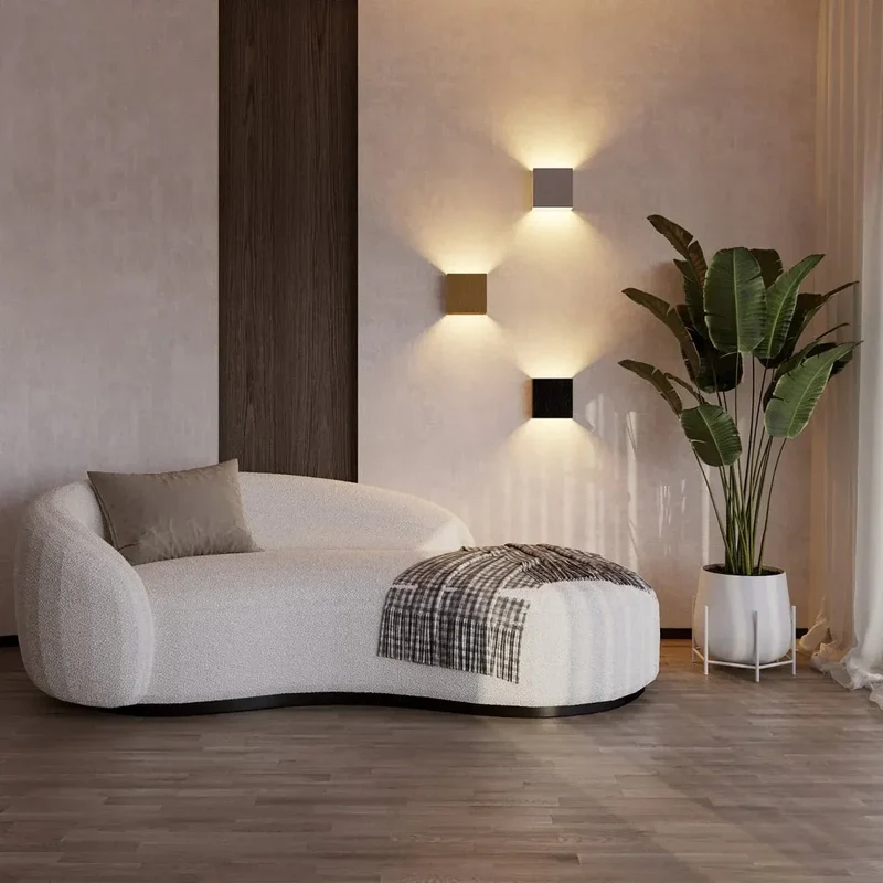 Elegant Væglampe i Minimalistisk Design med Justerbar Belysning