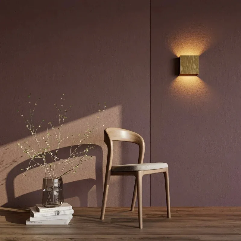 Elegant Væglampe i Minimalistisk Design med Justerbar Belysning