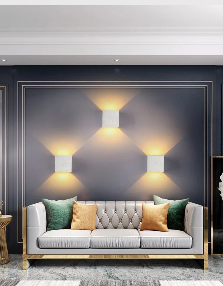 Elegant Væglampe i Minimalistisk Design med Justerbar Belysning