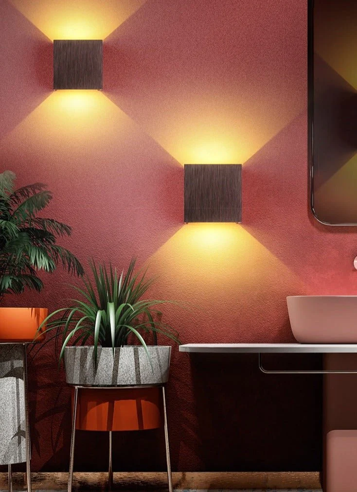 Elegant Væglampe i Minimalistisk Design med Justerbar Belysning