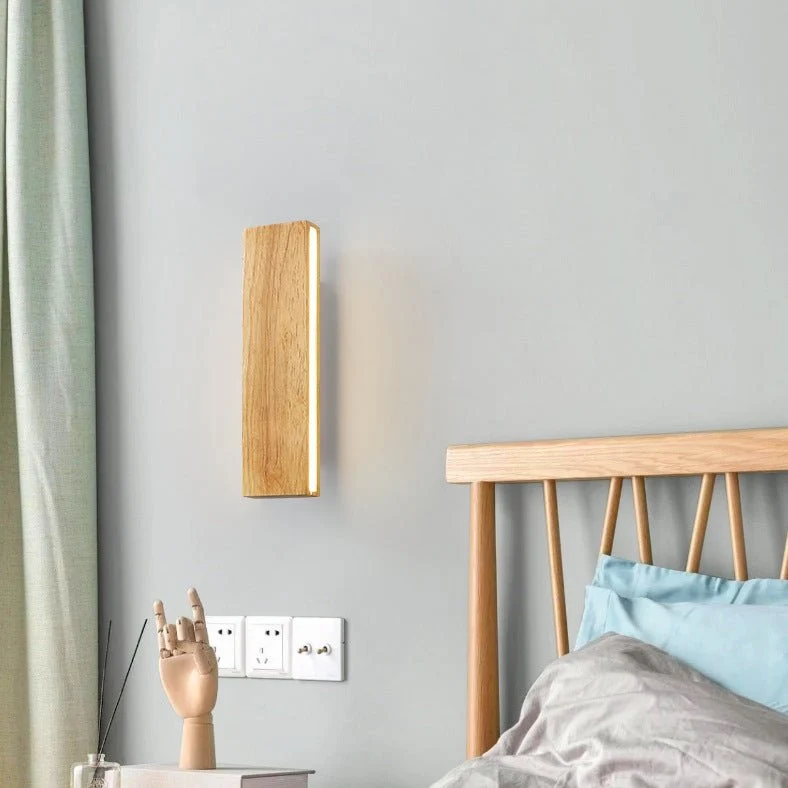 Stilfuld LED Væglampe i Træ – Minimalistisk Design og Komfortlys