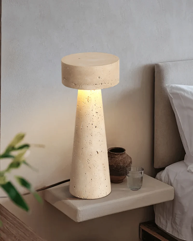 Elegant Travertin Bordlampe | Kompakt Design & Blød Belysning