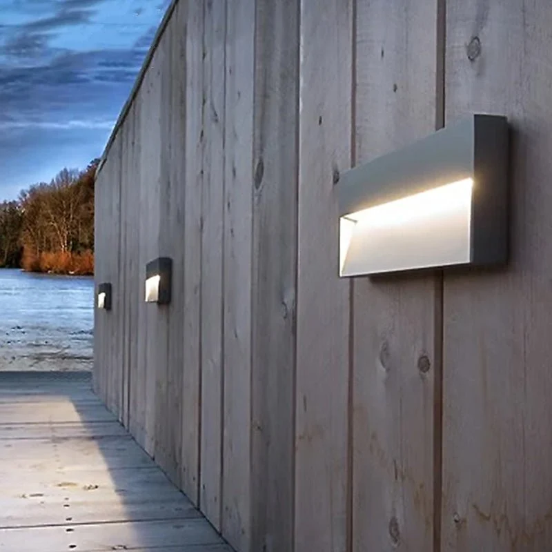 Kvadratisk Udendørs LED Væglampe - Slidstærk & Energioptimeret