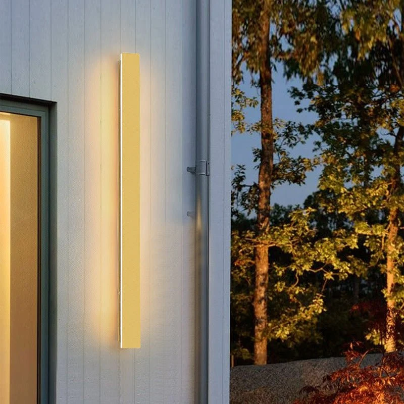Vandtæt LED Væglampe i Guld til Moderne Udeområder