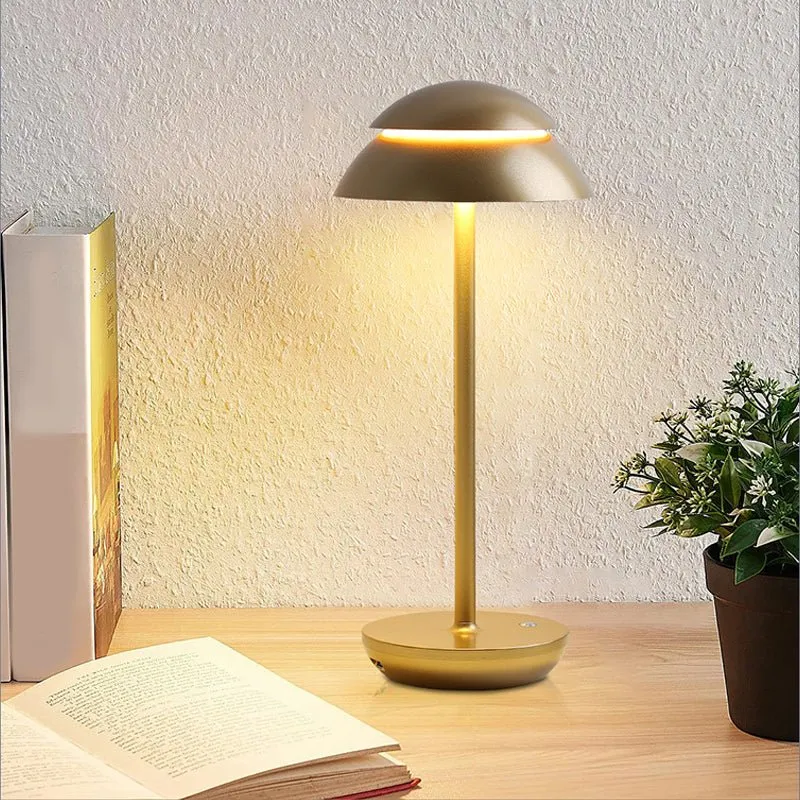 Bærbar LED Bordlampe – Genopladelig og Trådløs Frihed