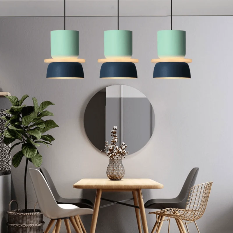 Energibesparende LED-hængelampe med farverige design