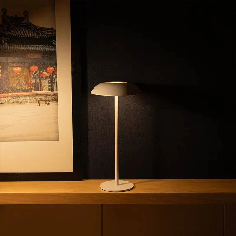 Stilfuld trådløs bordlampe med lang batterilevetid