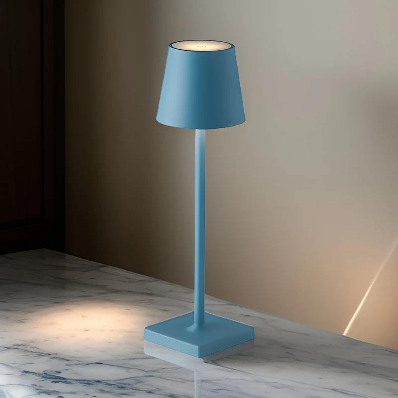 Trådløs LED-bordlampe med lang batterilevetid og fleksibilitet