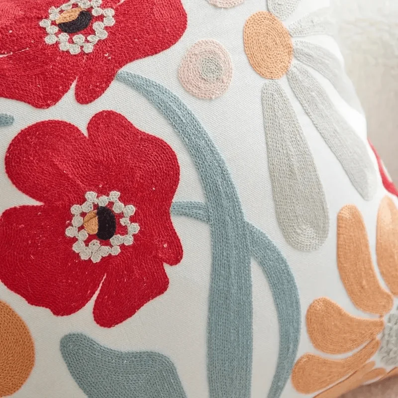 Blomstrende Pudeovertræk – Naturlig Elegance til Dit Hjem