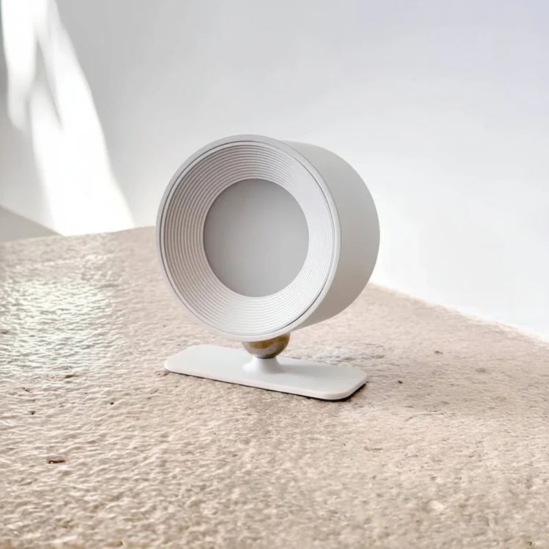 Genopladelig Trådløs Væglampe med 360° Rotation og Justerbar Lys