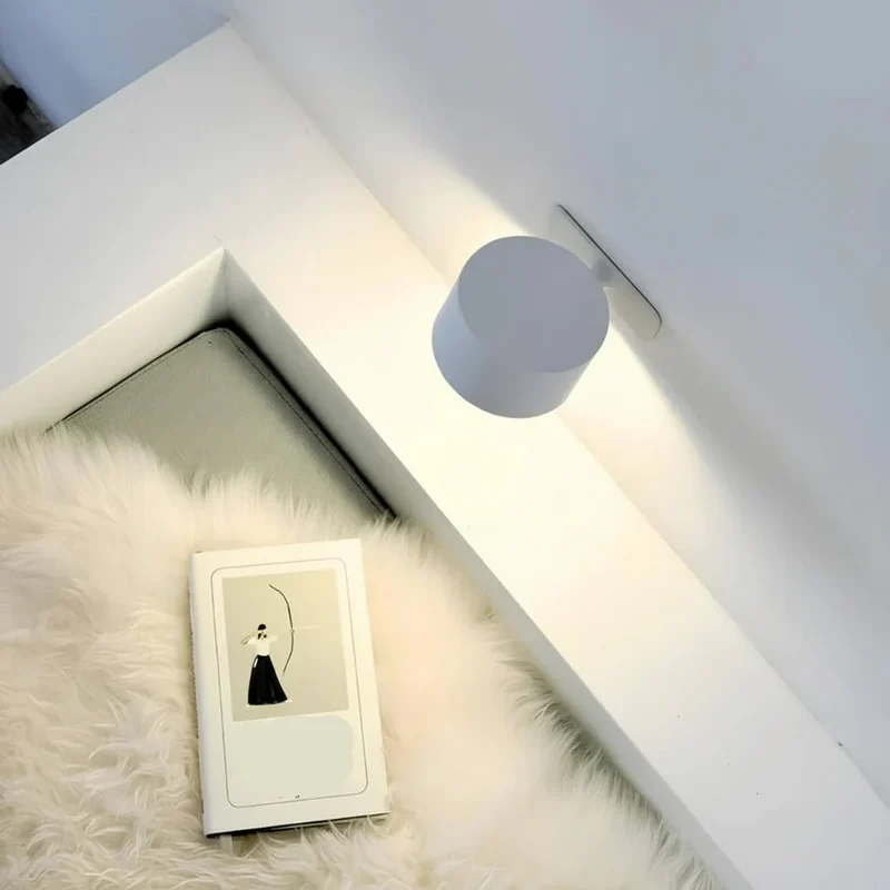 Genopladelig Trådløs Væglampe med 360° Rotation og Justerbar Lys