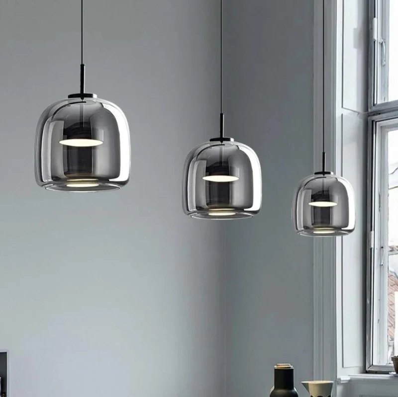 Elegant Sort Glaspendel – Skandinavisk Design til Dit Hjem