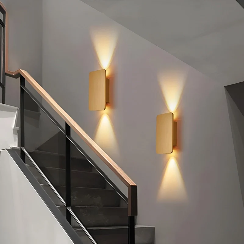 Stilren LED-trappebelysning – Energi- og pladsbesparende