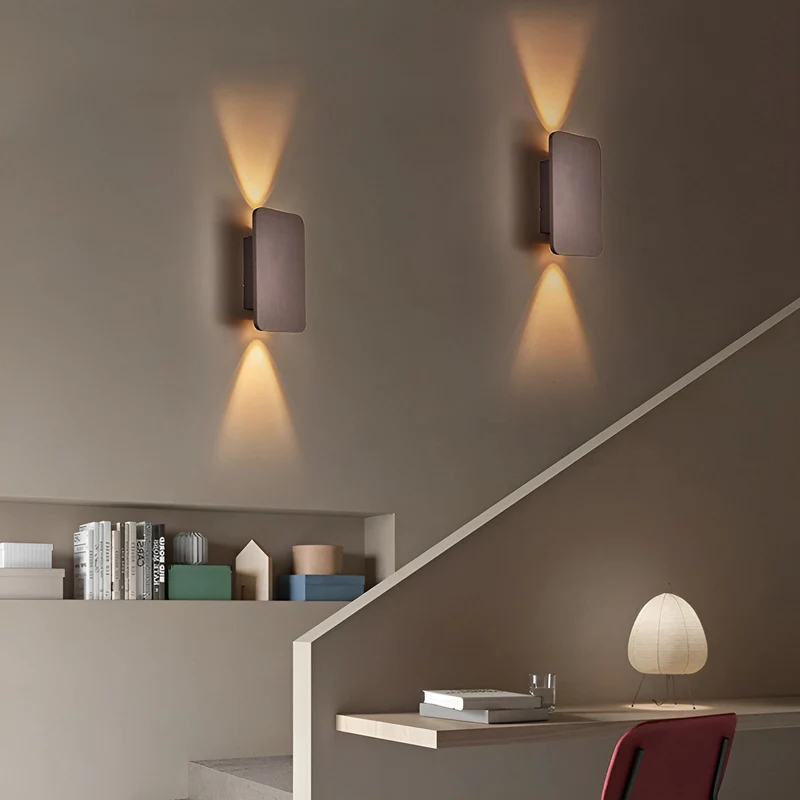 Stilren LED-trappebelysning – Energi- og pladsbesparende