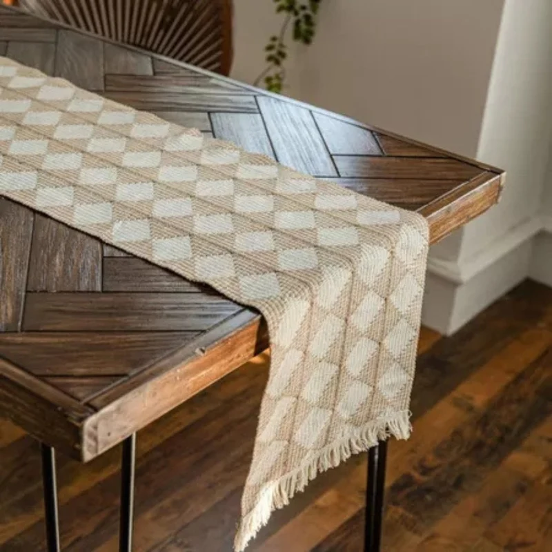 Elegant Bordløber med Kvaster – Skab Stilfulde Spiseoplevelser