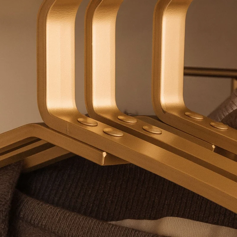 Slanke Aluminium Bøjler - Rummelig og Rutsjesikre (4 stk.)