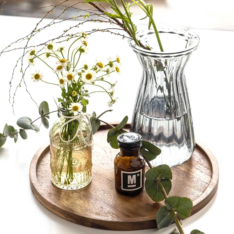 Rundt Serveringsbræt i Naturtræ til Stilfuld Servering