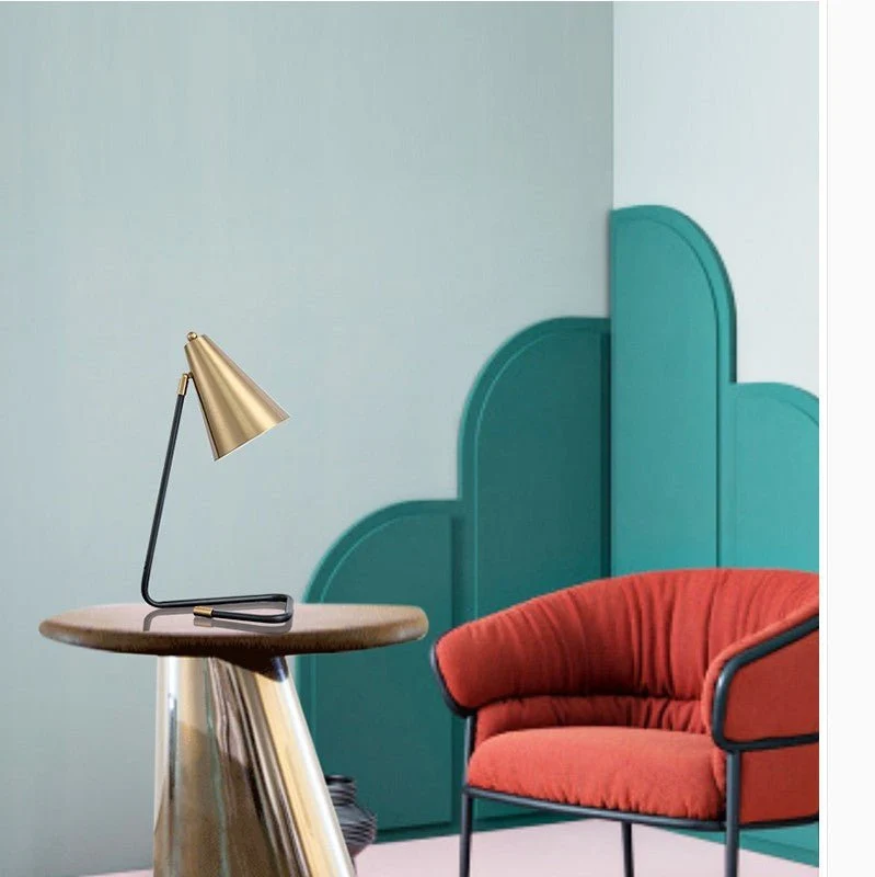 Stilfuld Bronze Bordlampe med Energibesparende LED-lys