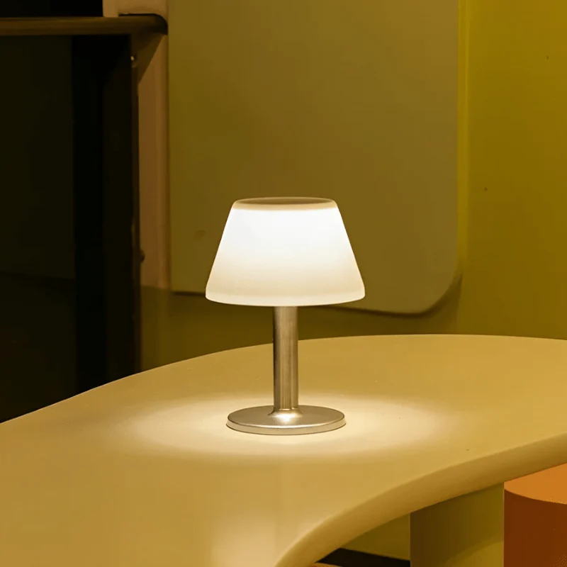 Solcellelampe til Udendørs Brug – Stilfuld og Energivenlig