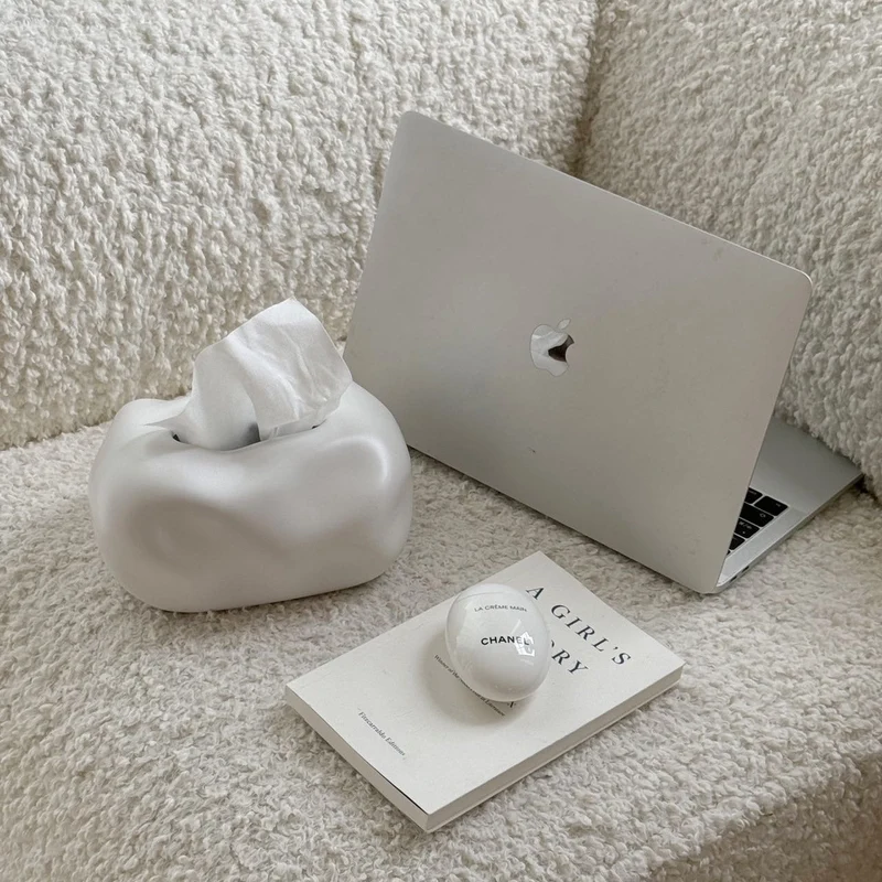 Elegante Kleenex-boks i keramikformet sky-design