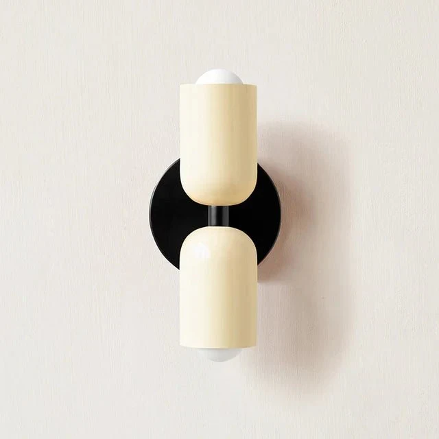 Moderne væglampe med dobbelt lys og stilrent design