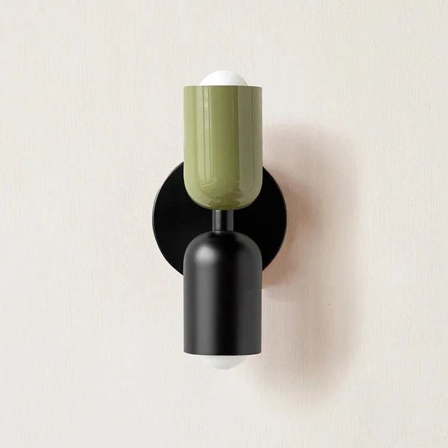 Moderne væglampe med dobbelt lys og stilrent design