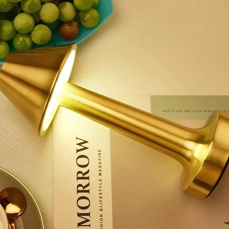 Retro Bordlampe med Justerbart Lys - Skab Hygge i Hjemmet