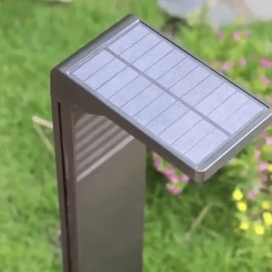 Solardrevet Udendørs Væglampe – Moderne & Vandtæt Design