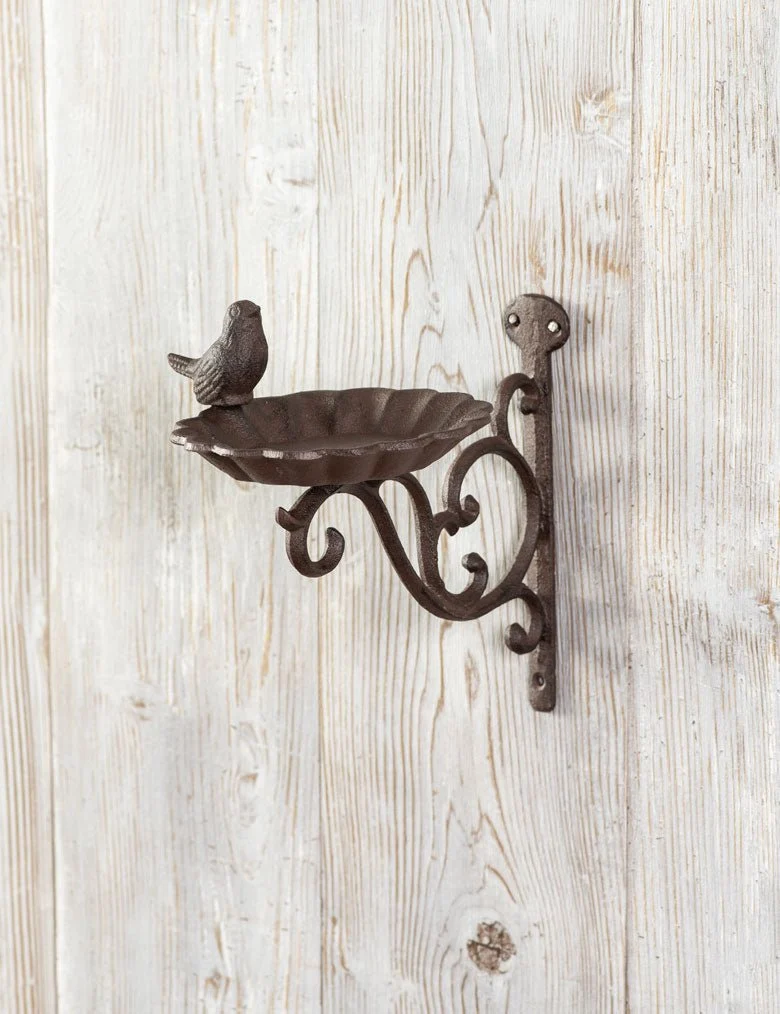 Elegant Fuglebad i Gussejern til Haven – Robust & Dekorativ