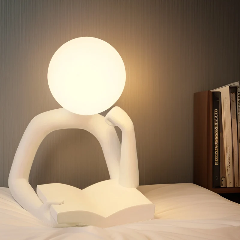 Trådløs bordlampe med justerbart lys og elegant design