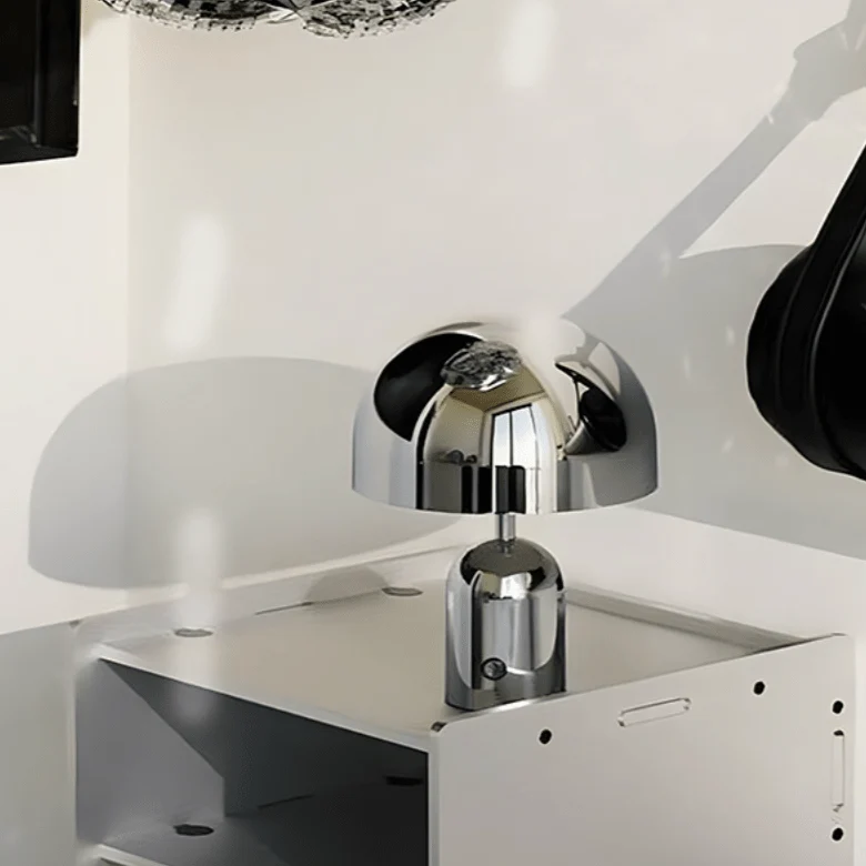 Elegant Trådløs Bordlampe med Justerbar Lysstyrke