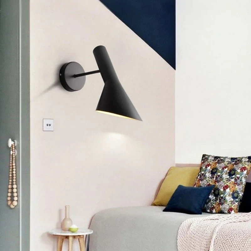 Retro væglampe med stilfuldt design og varm atmosfære