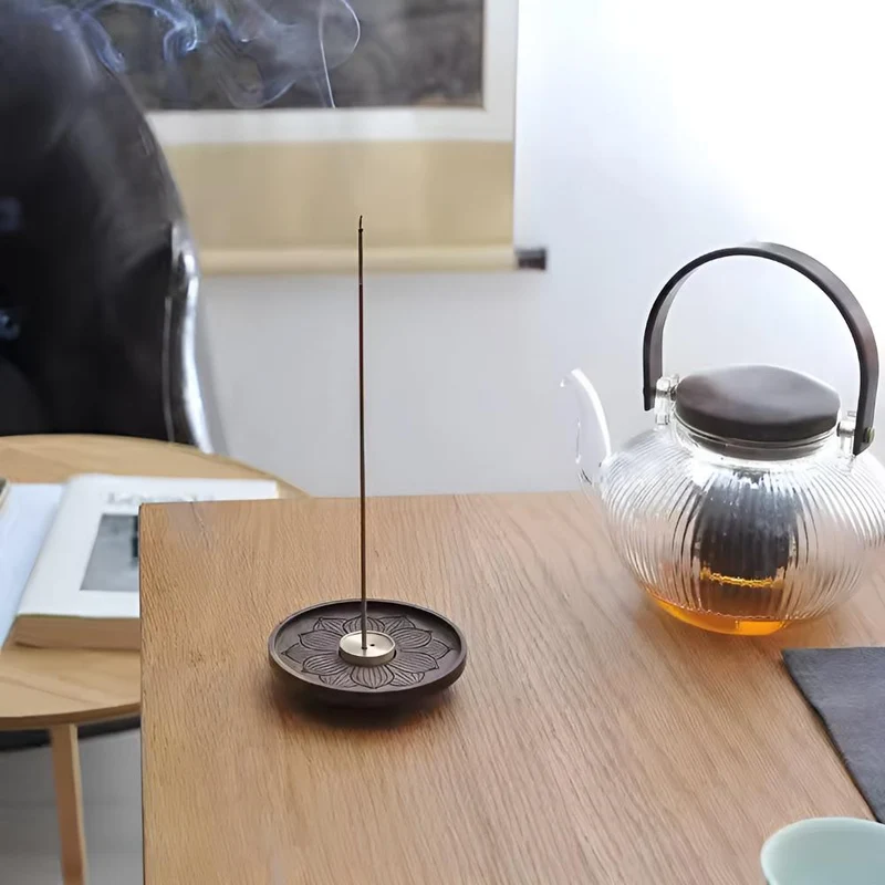 Stilfuld Røgelsesholder i Træ og Kobber - For Zen og Harmoni