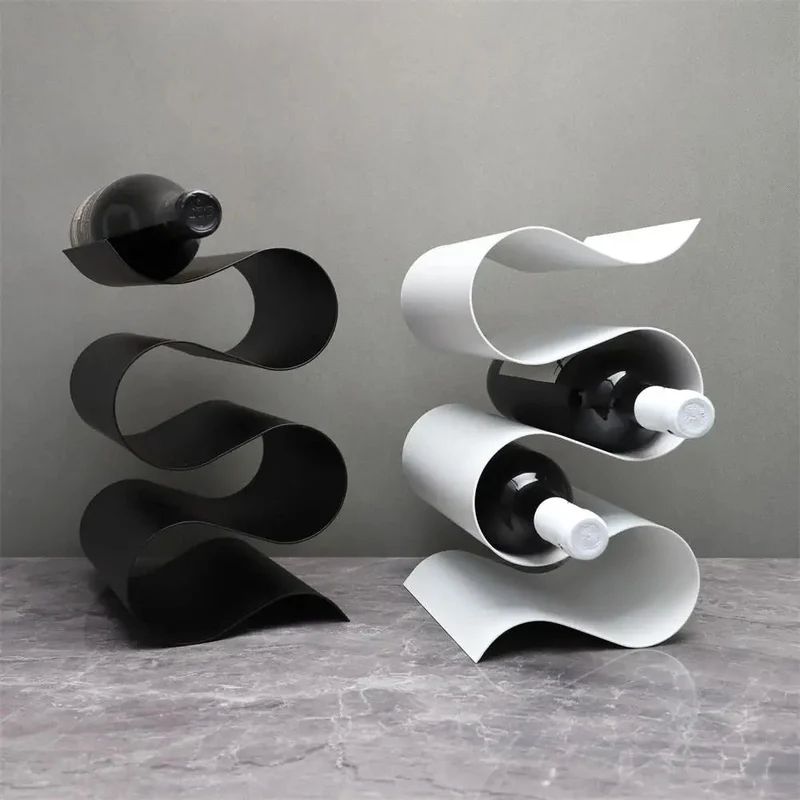 Elegant Vinreol i Metal med Pladsbesparende S-Design
