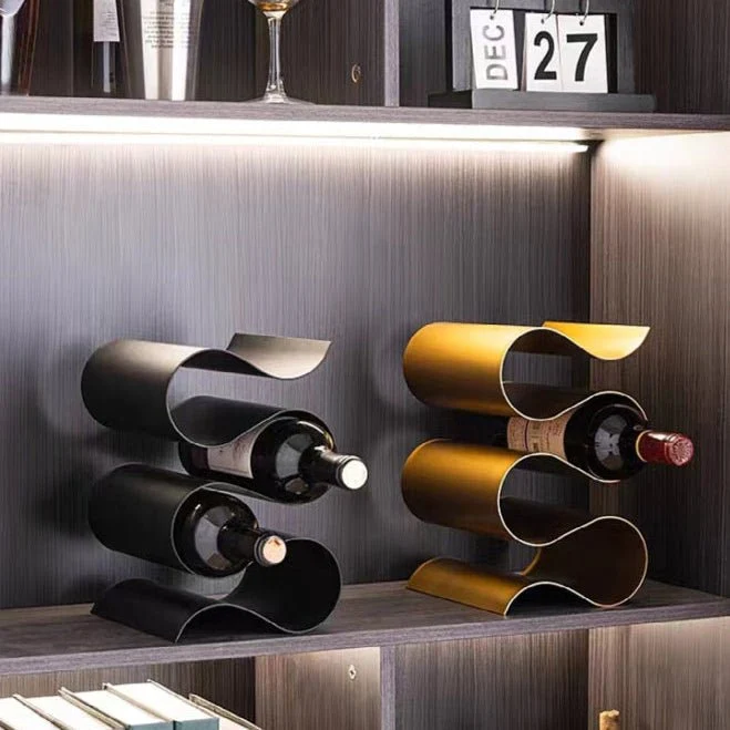 Elegant Vinreol i Metal med Pladsbesparende S-Design