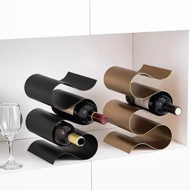 Elegant Vinreol i Metal med Pladsbesparende S-Design