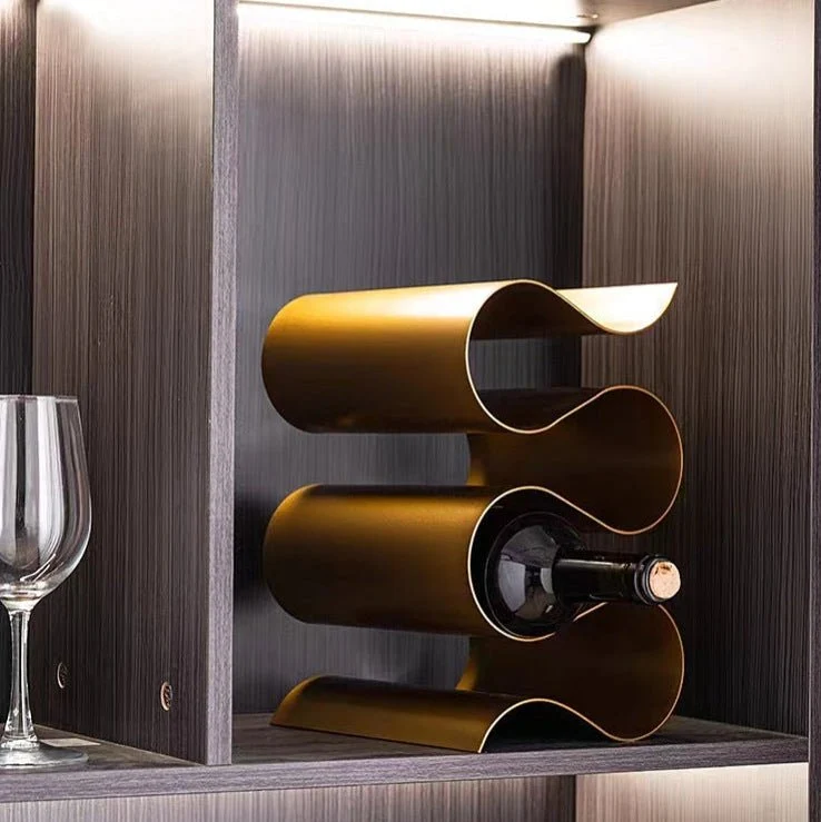 Elegant Vinreol i Metal med Pladsbesparende S-Design