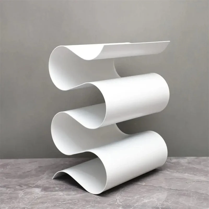 Elegant Vinreol i Metal med Pladsbesparende S-Design
