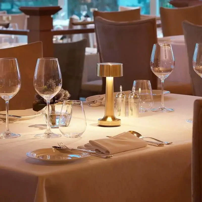 Trådløs LED-bordlampe – justerbar lysstyrke, elegant design