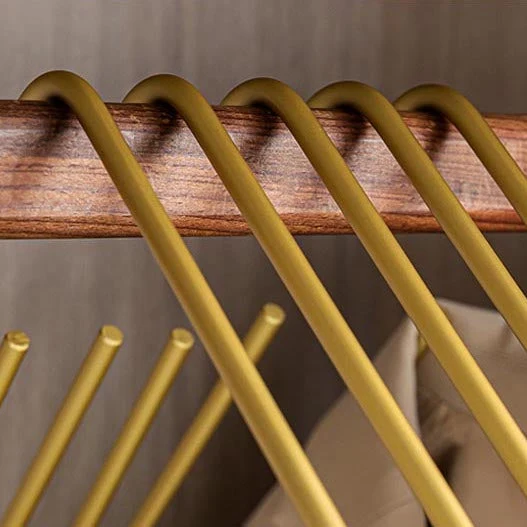 Stilfulde metalklædebøjler til perfekt organiseret garderobe