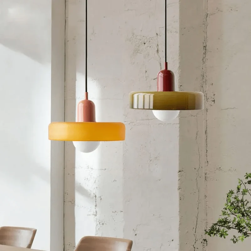 Farverig Glashængelampe med Moderne Bauhaus-Design