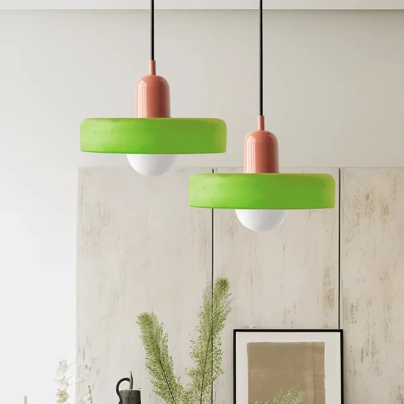 Farverig Glashængelampe med Moderne Bauhaus-Design