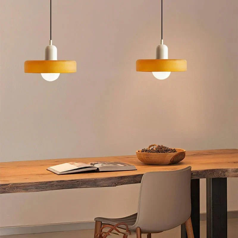 Farverig Glashængelampe med Moderne Bauhaus-Design