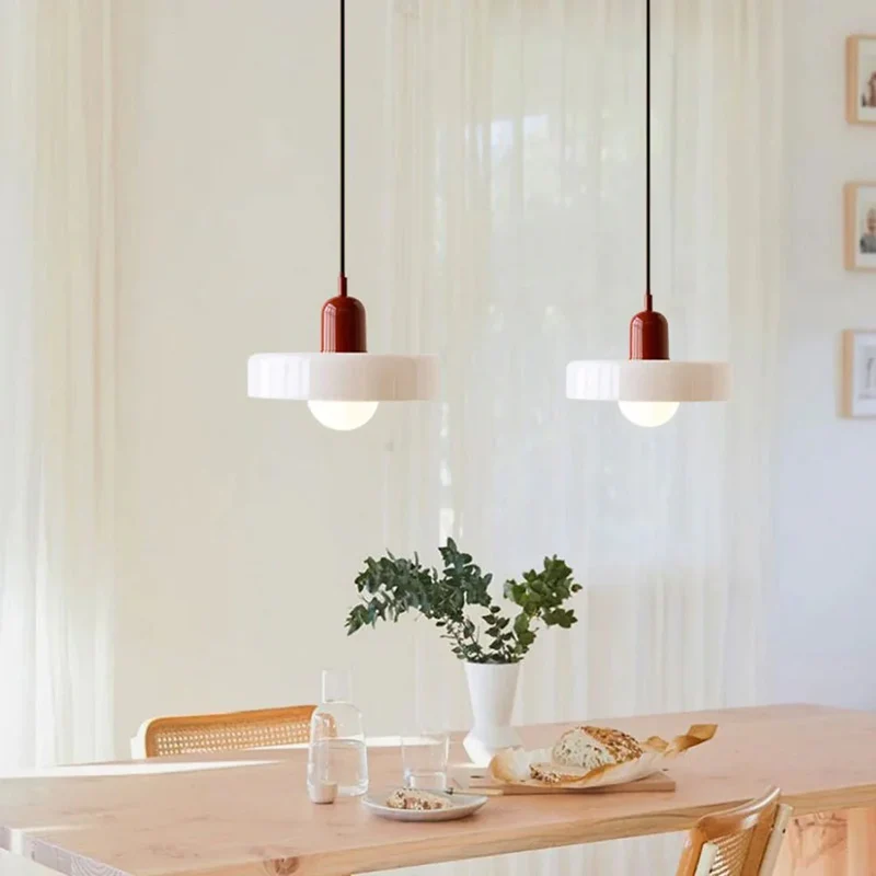Farverig Glashængelampe med Moderne Bauhaus-Design